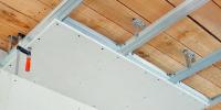 Красивое решение для отделки: многоуровневый потолок из гипсокартона с подсветкой